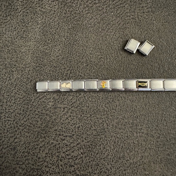 Women’s Italian Silver link charm bracelet - Picture 2 of 12